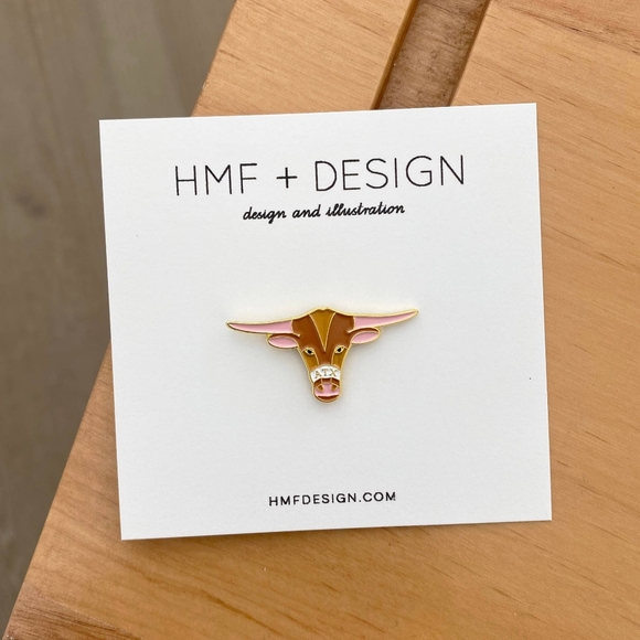 Austin Longhorn Pin - Picture 1 of 2